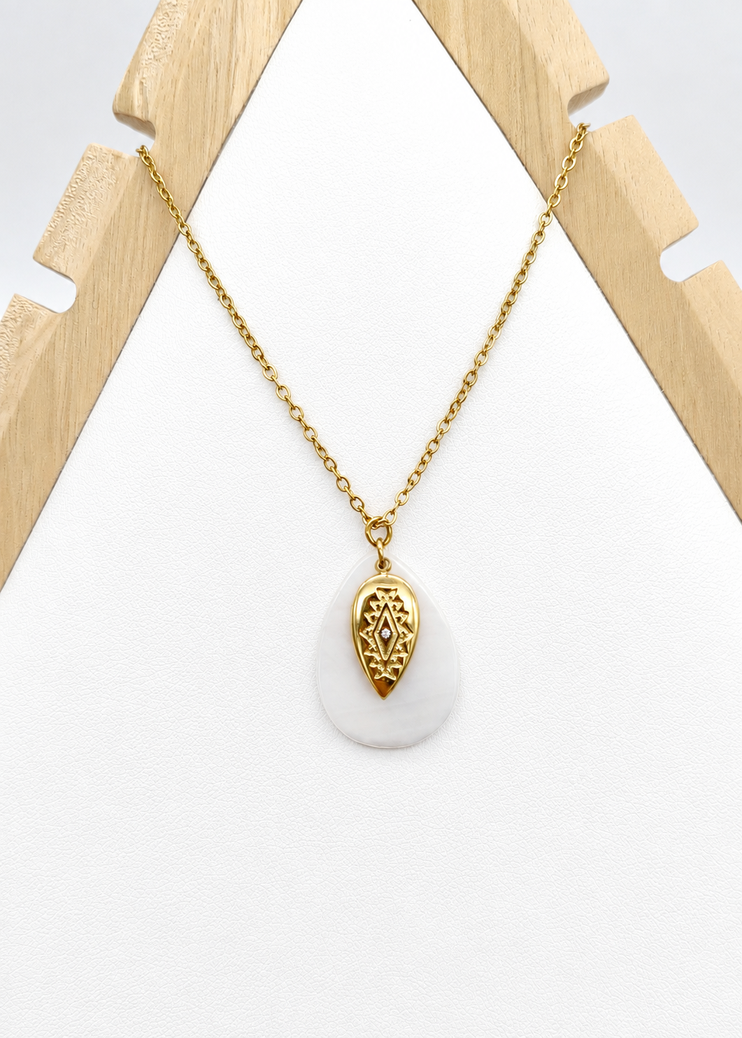 Collier pendentif nacre et goutte dorée - PIECE UNIQUE – Image 2